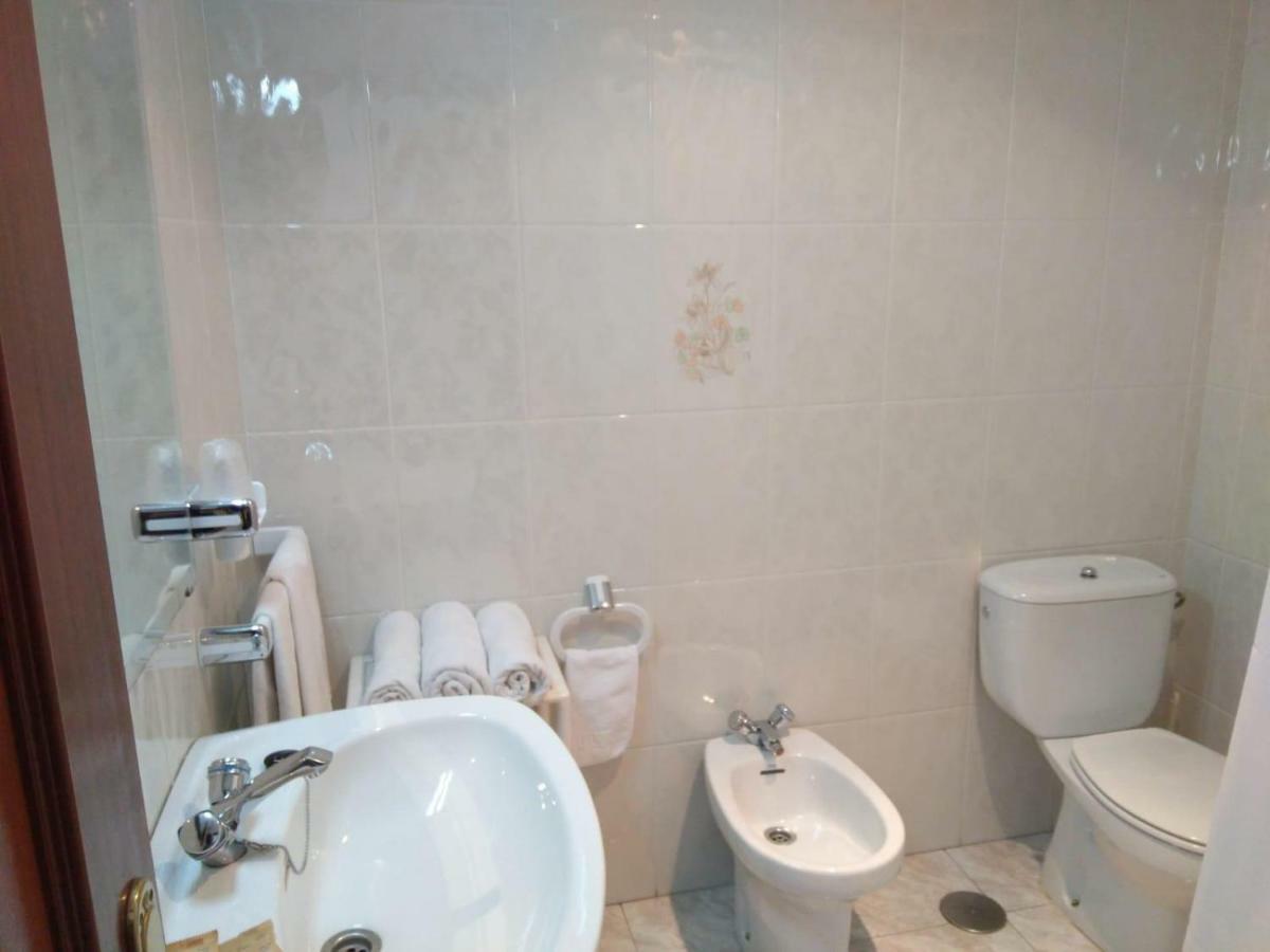 Hostal Mourelos O Grove Ruang foto