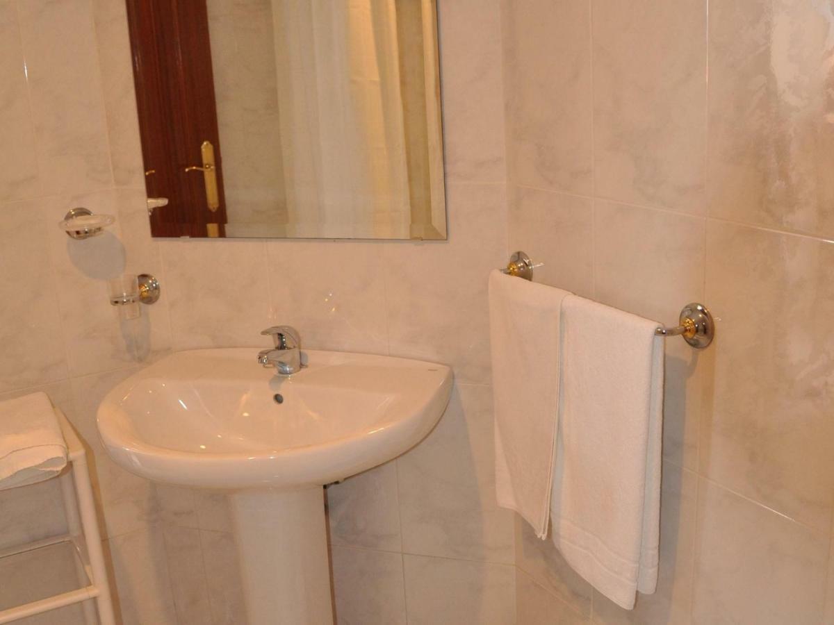 Hostal Mourelos O Grove Ruang foto